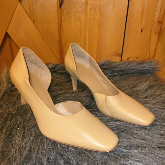 Vince Tiana Point-Toe Nude Leather Pumps square toe Size 9.5 M - Picture 1 of 16